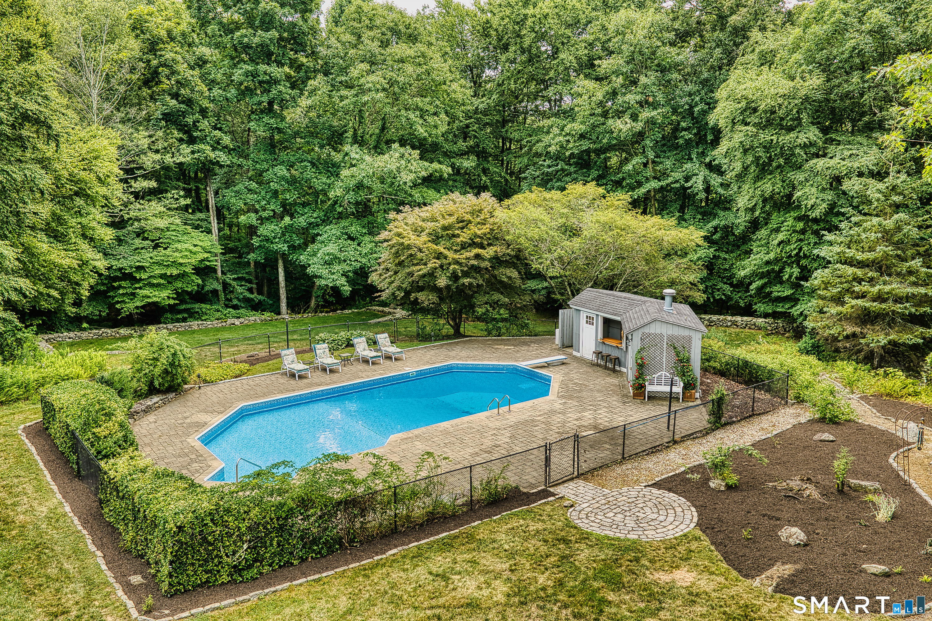 17 Plumtrees Road Newtown CT 06470