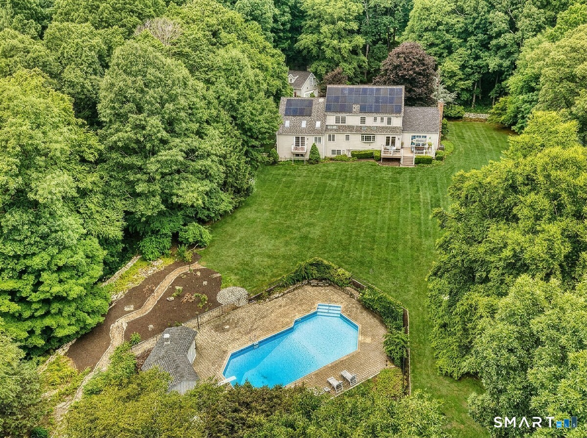 17 Plumtrees Road Newtown CT 06470