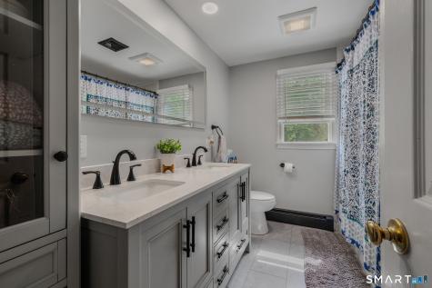 66 Clipper Court Groton CT 06355