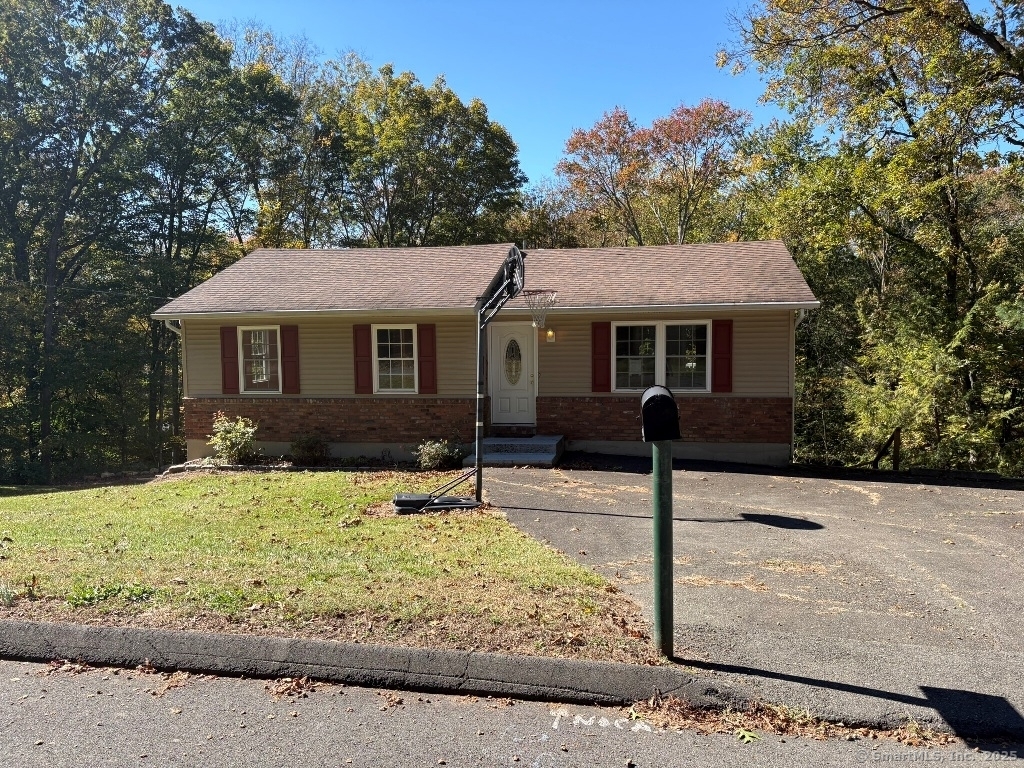 14 Clayton Road Danbury CT 06811