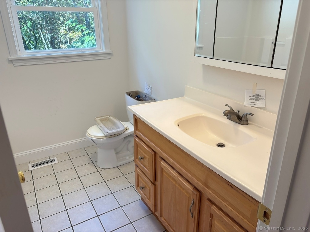 14 Clayton Road Danbury CT 06811