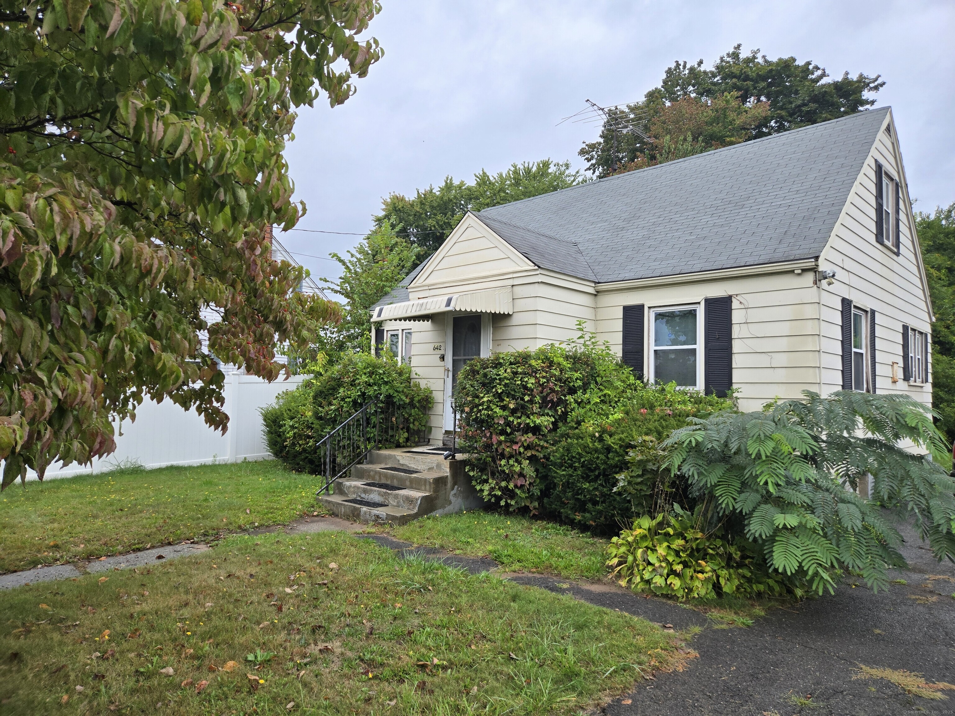 642 Silver Lane East Hartford CT 06118