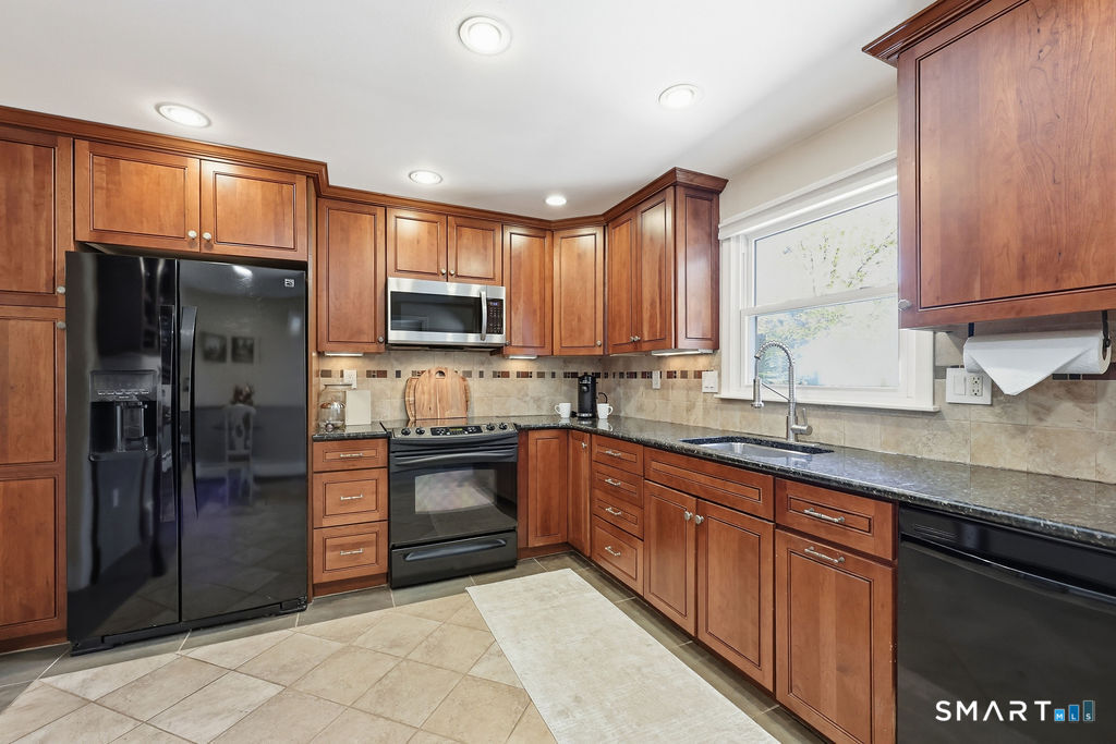 1 Butternut Drive Bloomfield CT 06002
