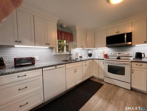 47 Earl Street Manchester CT 06040