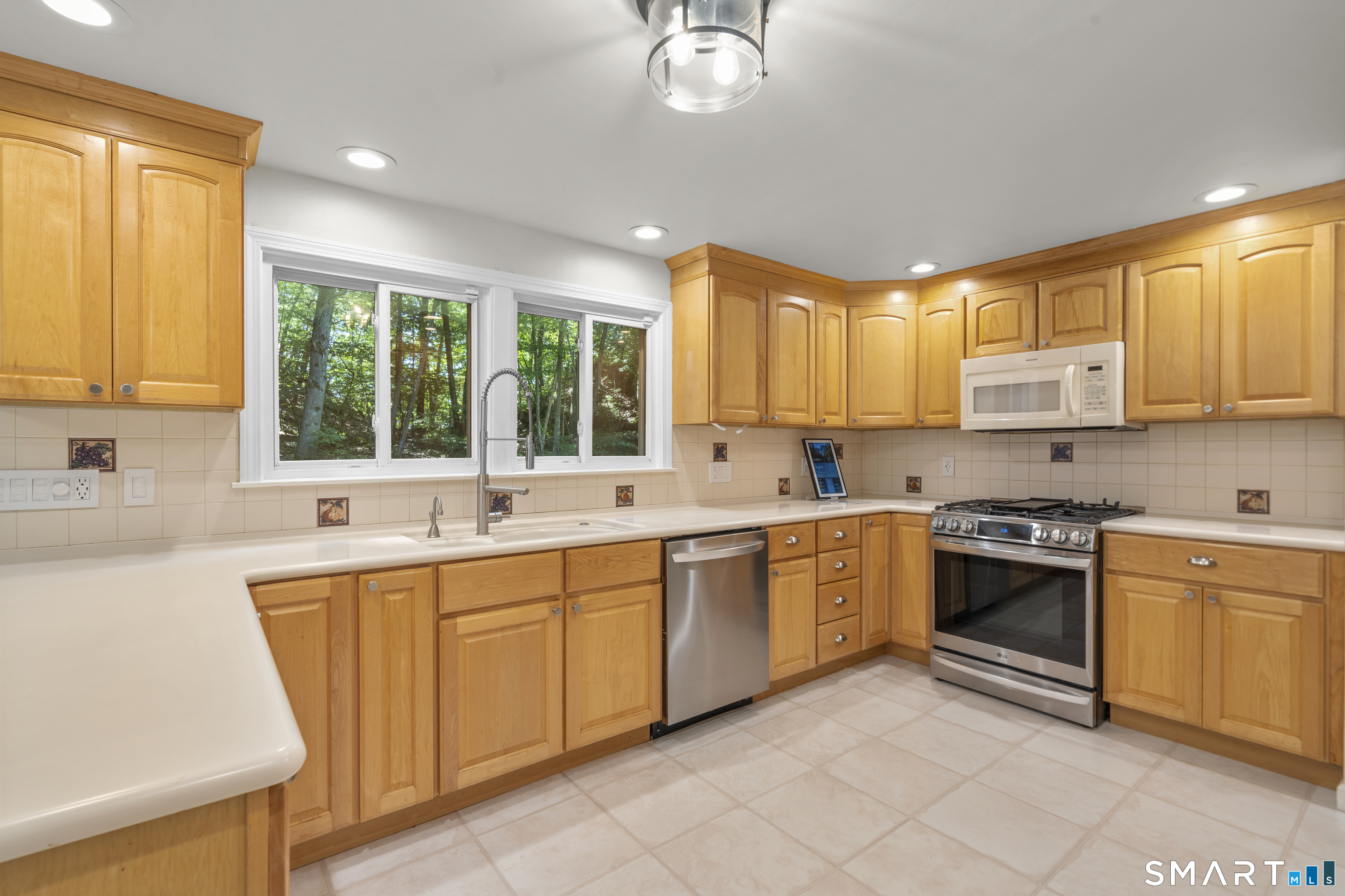 45 Edwards Road Bethany CT 06524