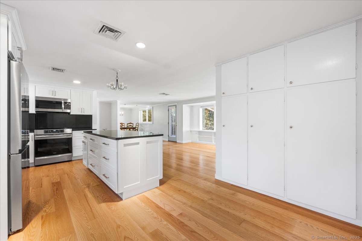 8 Joyce Street Stonington CT 06355