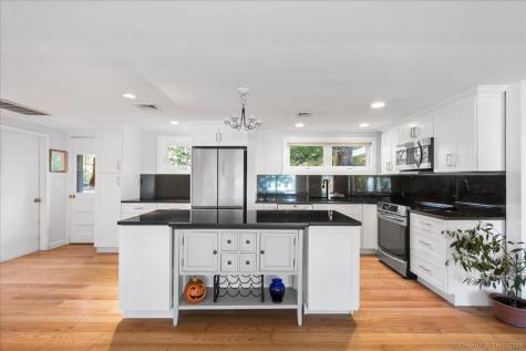 8 Joyce Street Stonington CT 06355
