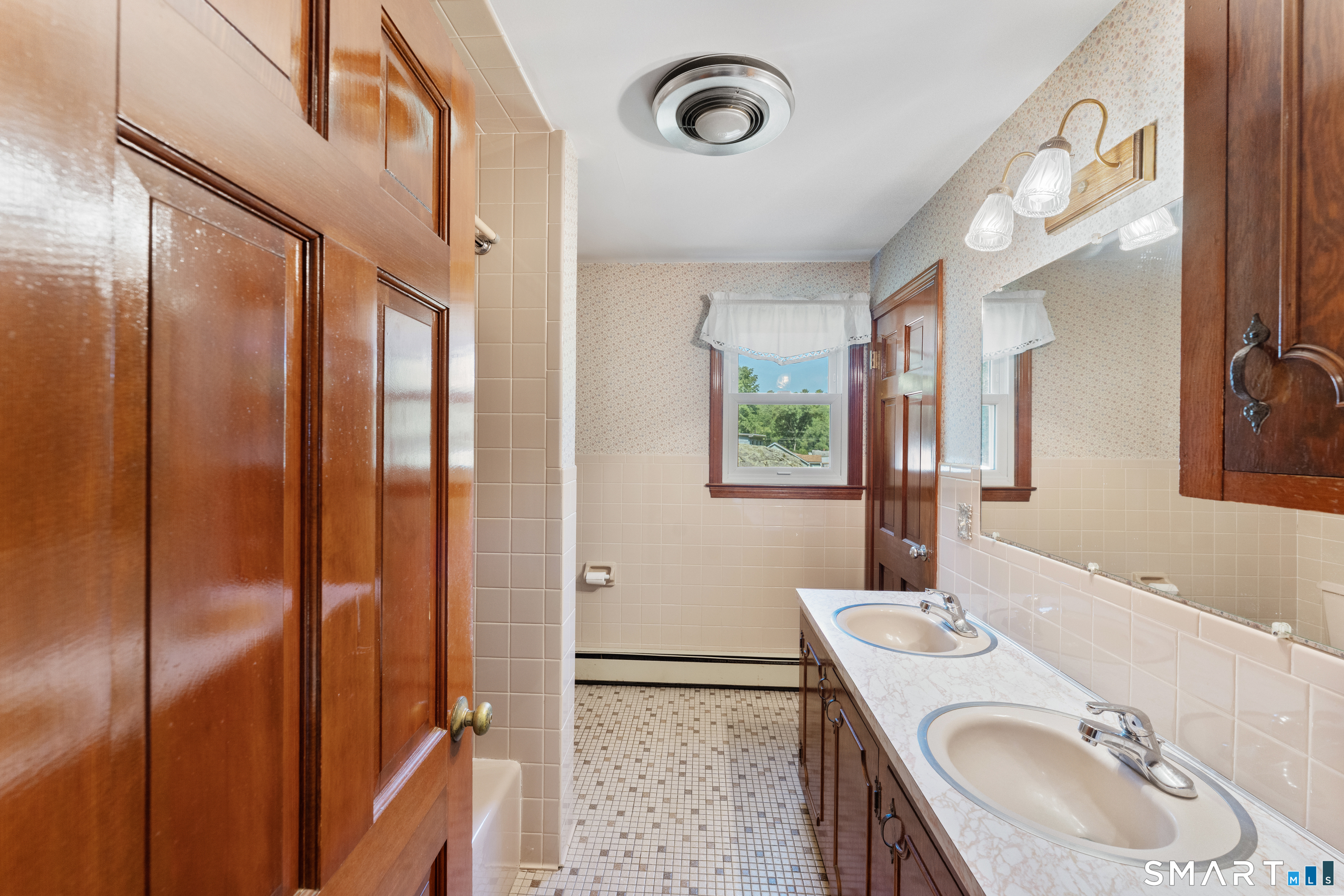 27 Mountain Hill Road Thompson CT 06255