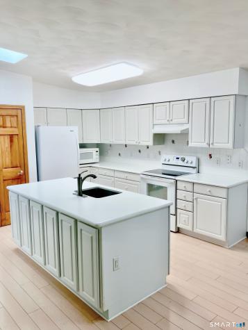 23 Hillcrest Drive Montville CT 06382