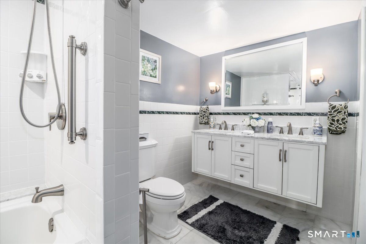 4 Farrell Road Newtown CT 06470