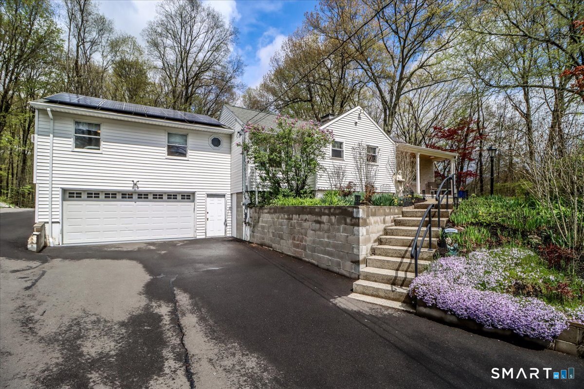 4 Farrell Road Newtown CT 06470