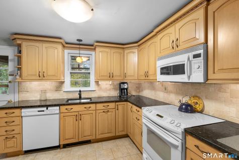 7 Carriage Lane Danbury CT 06810