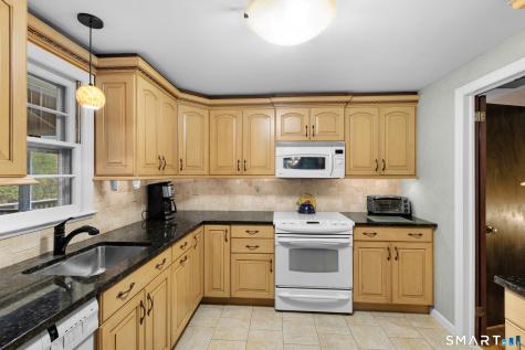 7 Carriage Lane Danbury CT 06810