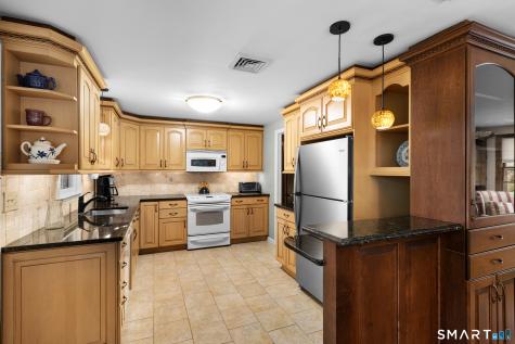 7 Carriage Lane Danbury CT 06810
