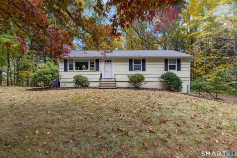 7 Carriage Lane Danbury CT 06810