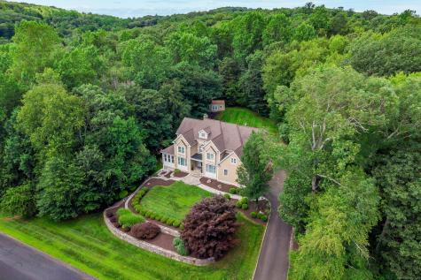 8 Buck Trail Newtown CT 06482