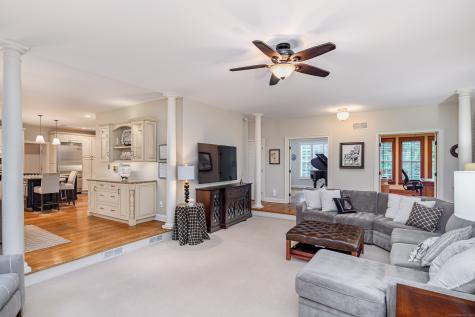 8 Buck Trail Newtown CT 06482