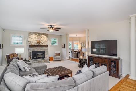 8 Buck Trail Newtown CT 06482