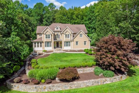 8 Buck Trail Newtown CT 06482