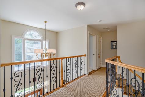 8 Buck Trail Newtown CT 06482
