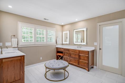 8 Buck Trail Newtown CT 06482
