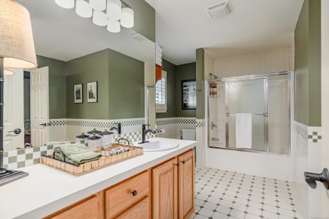 8 Buck Trail Newtown CT 06482