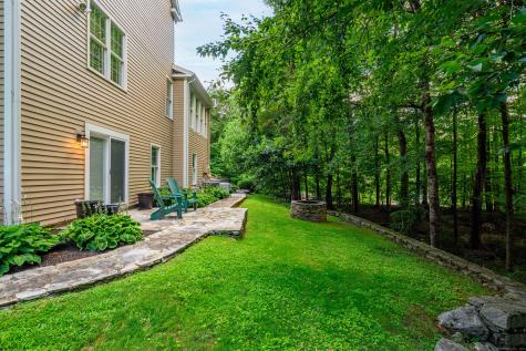 8 Buck Trail Newtown CT 06482