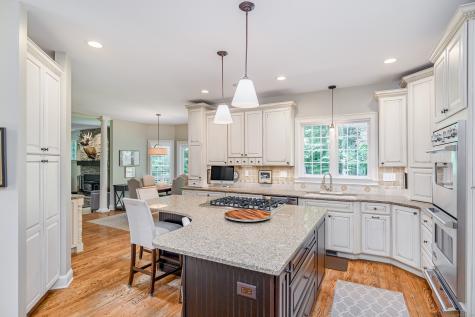 8 Buck Trail Newtown CT 06482