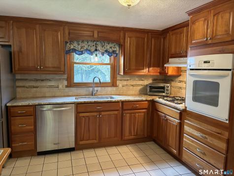 28 Kennedy Drive Enfield CT 06082