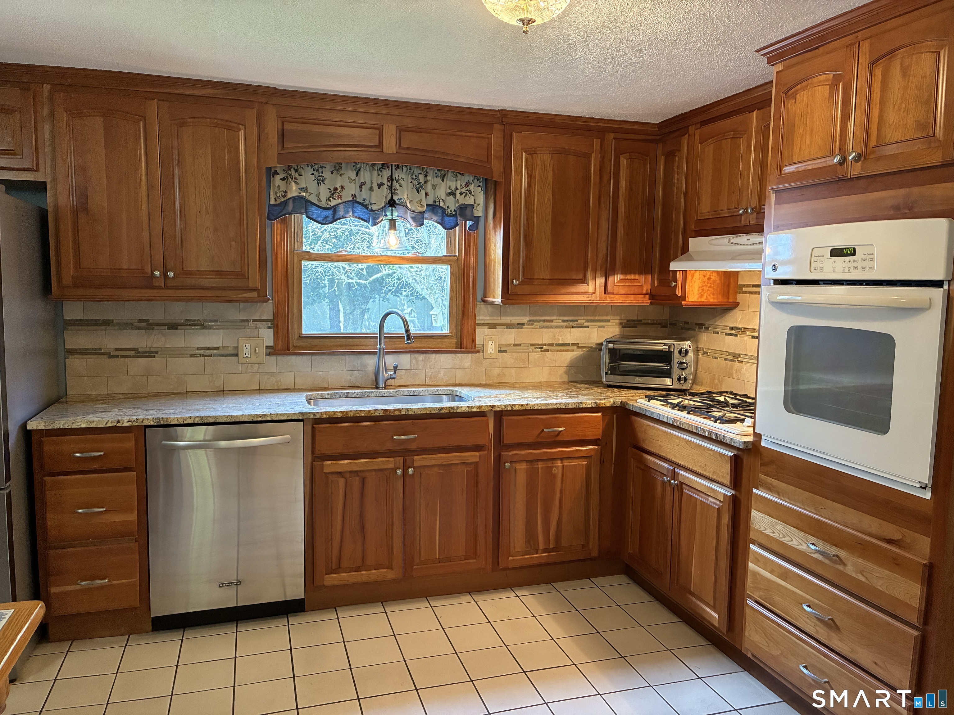28 Kennedy Drive Enfield CT 06082