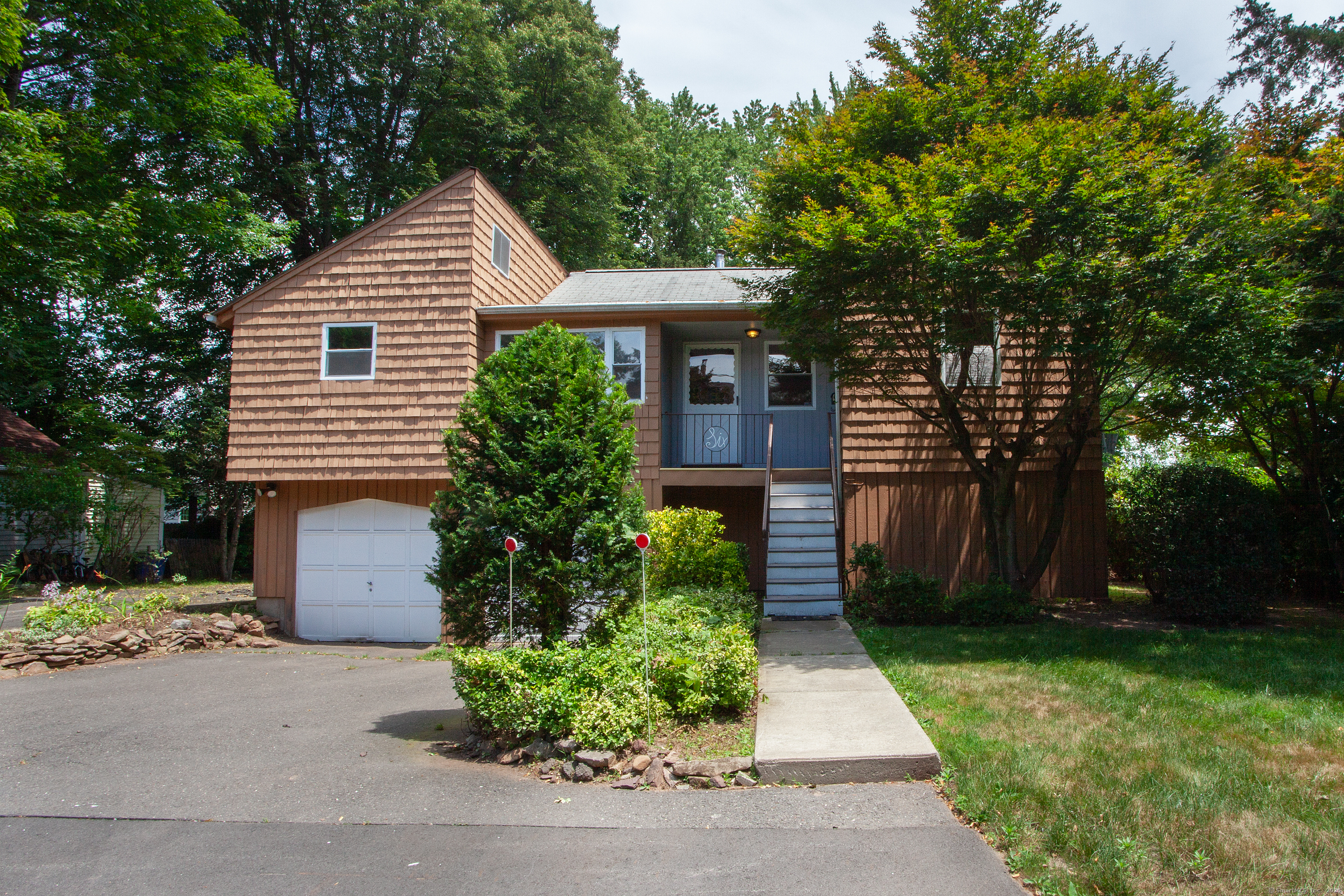 6 Cadwell Street West Hartford CT 06107
