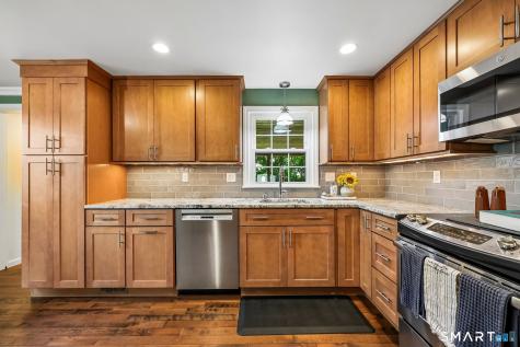 320 Beechwood Road West Hartford CT 06107