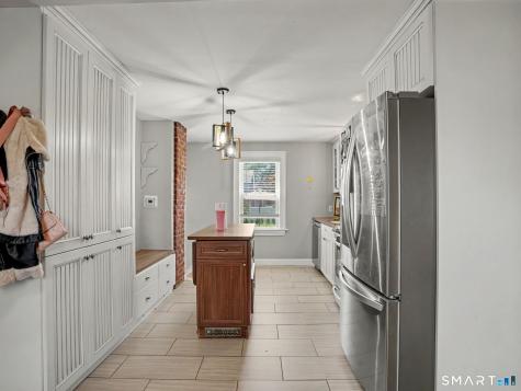 43 Glendale Road Stratford CT 06614