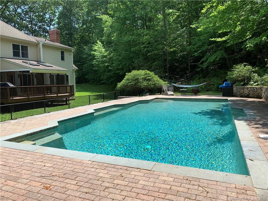 13 Amber Drive New Fairfield CT 06812