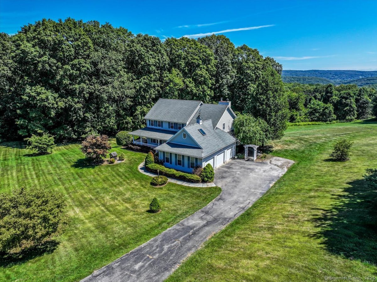 4 Hay Meadow Lane New Milford CT 06776