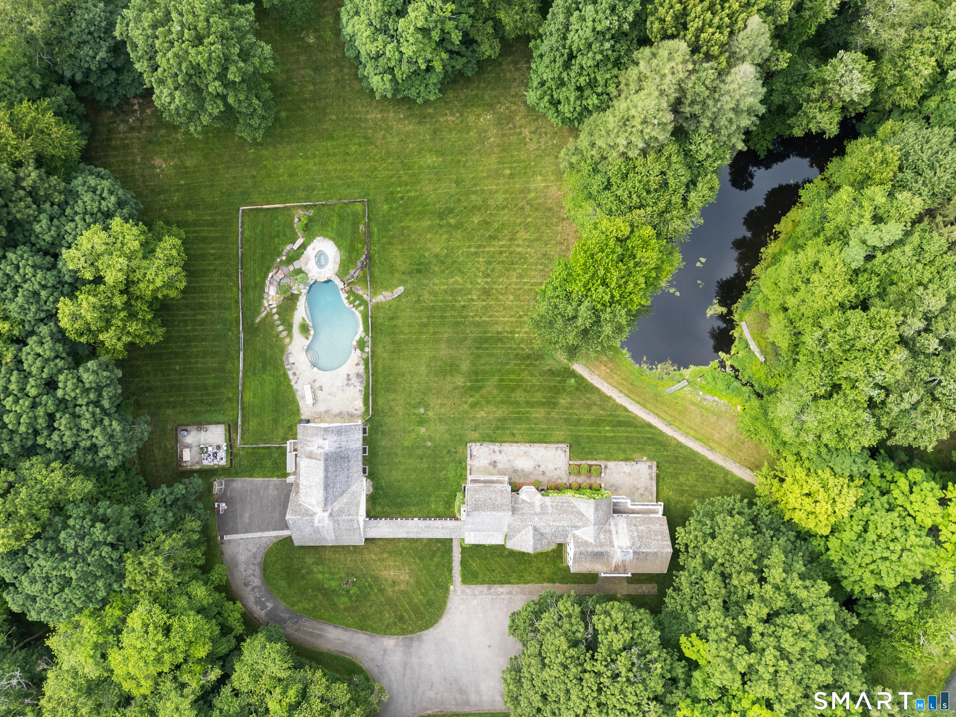 80 Governors Lane Fairfield CT 06824