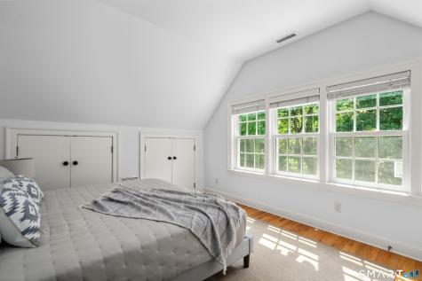 80 Governors Lane Fairfield CT 06824