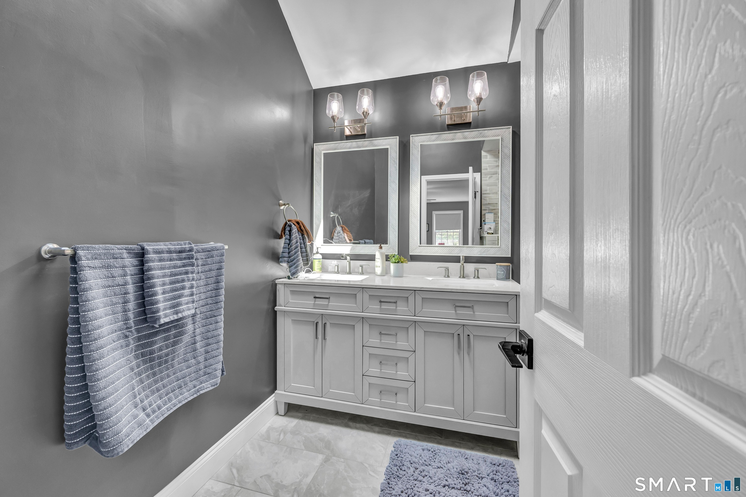 33 King Street Danbury CT 06811