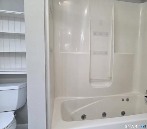 5 Oaktree Court Bethel CT 06801