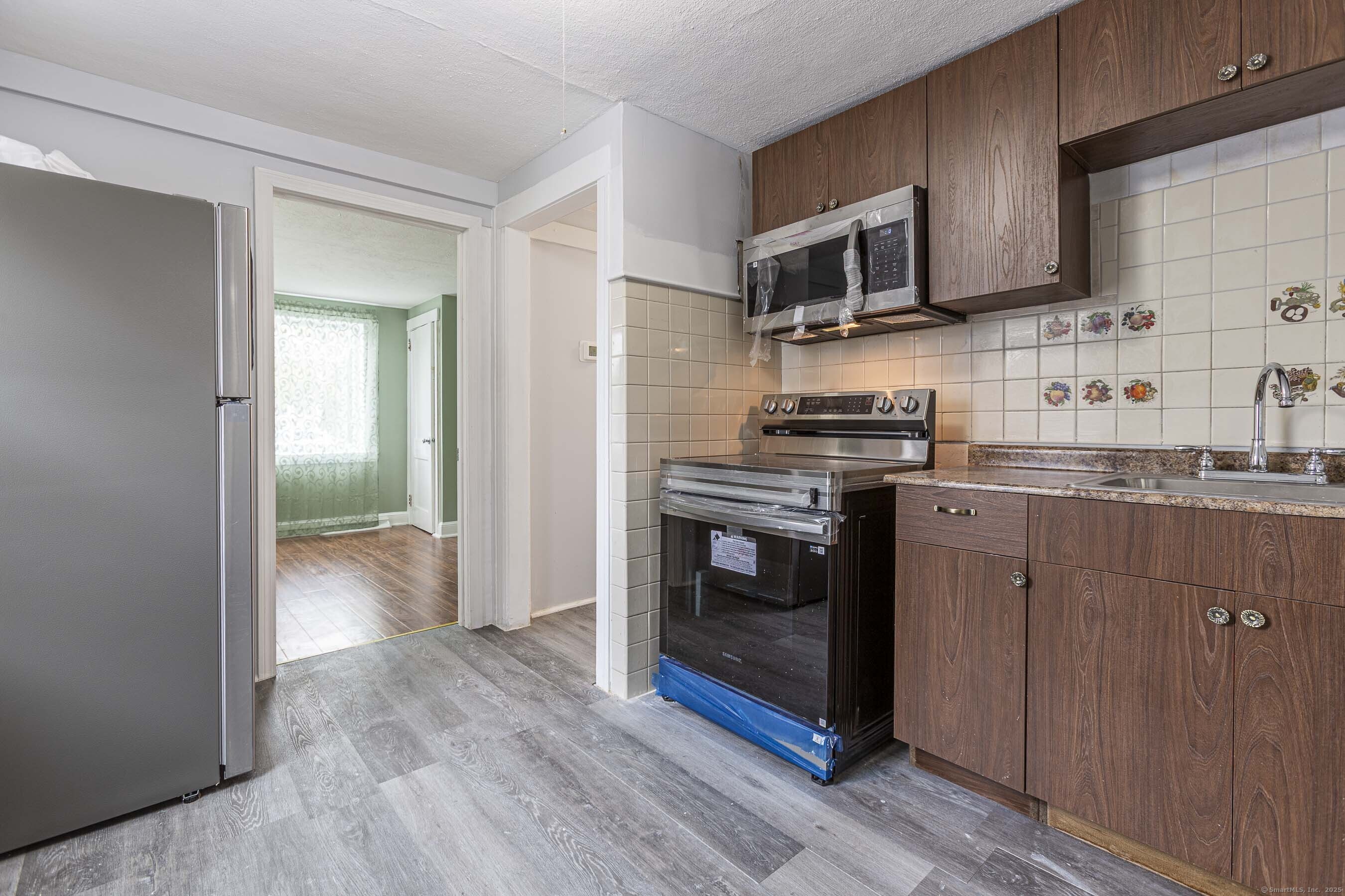 83 Stone Street Hartford CT 06106