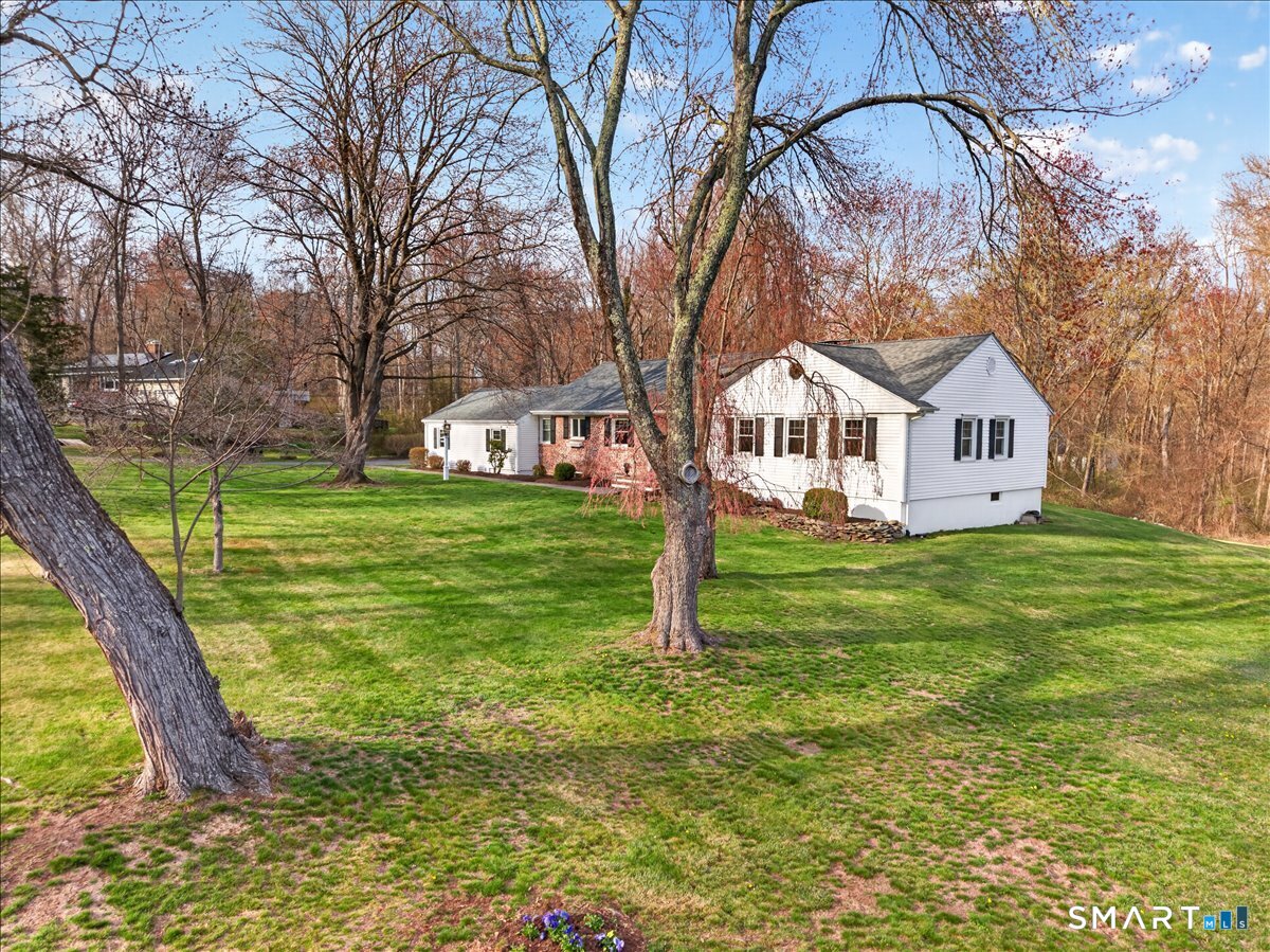 7 Pleasant Hill Road Woodbridge CT 06525