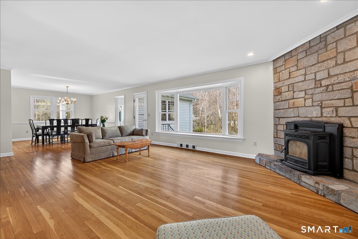7 Pleasant Hill Road Woodbridge CT 06525