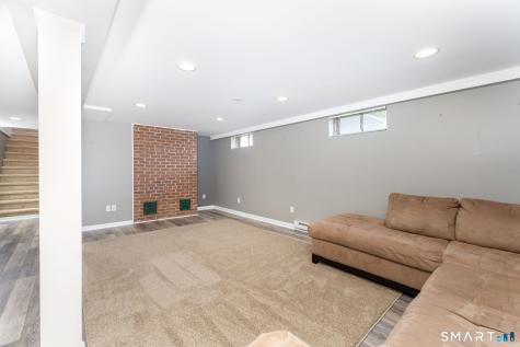 5 Dalewood Road Newington CT 06111