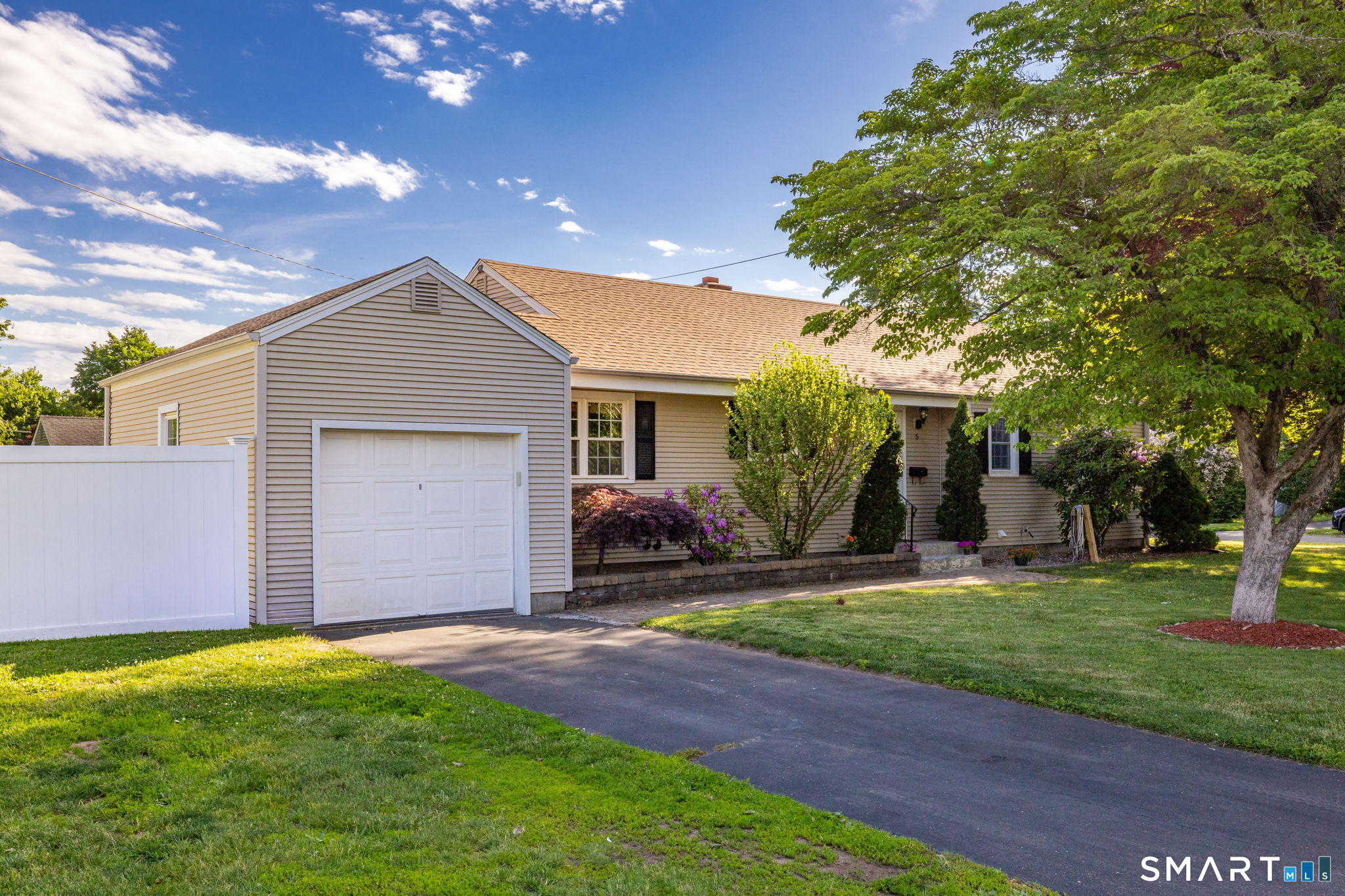 5 Dalewood Road Newington CT 06111