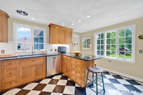 73 Dyer Avenue Canton CT 06019
