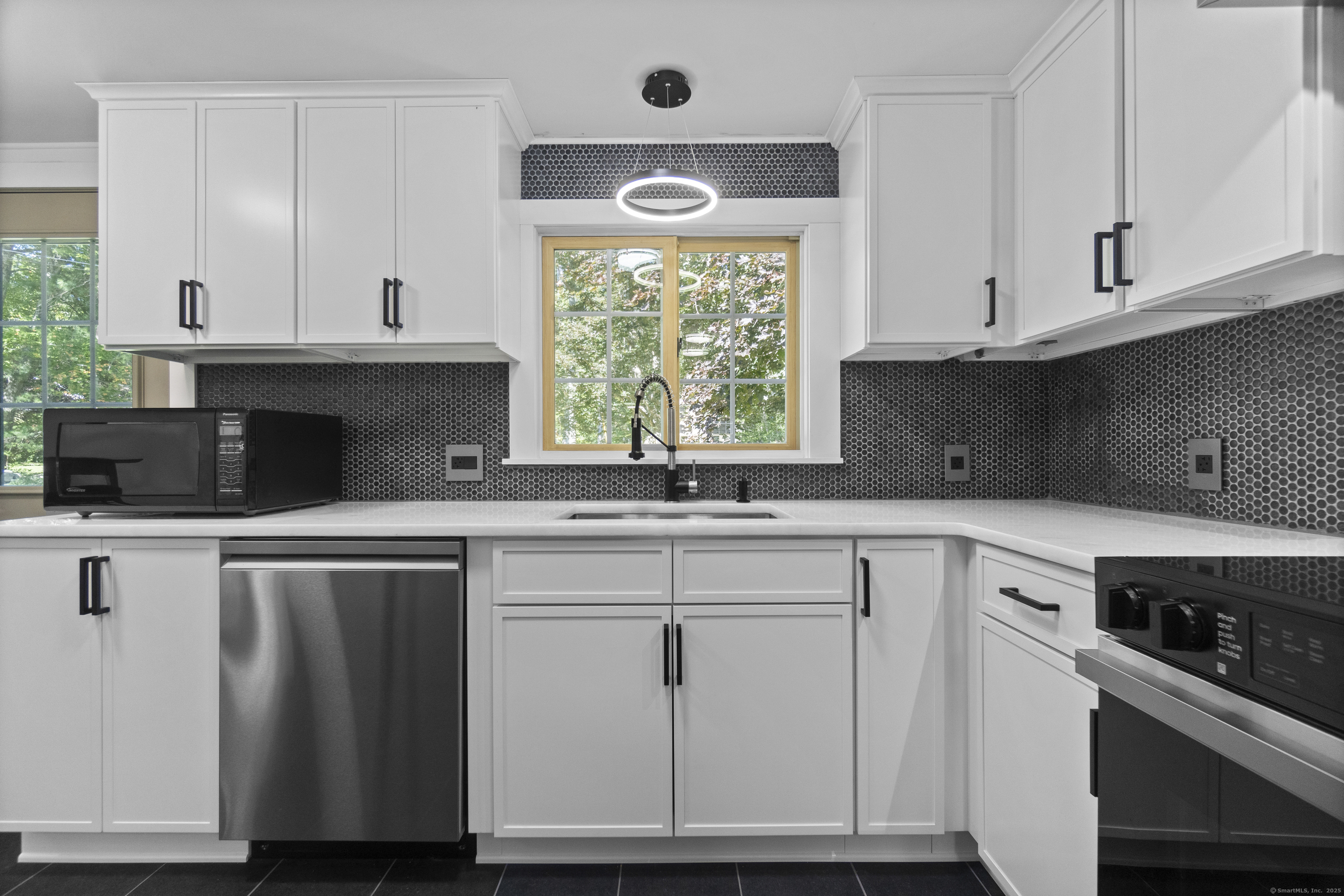 484 Old New London Road Salem CT 06420