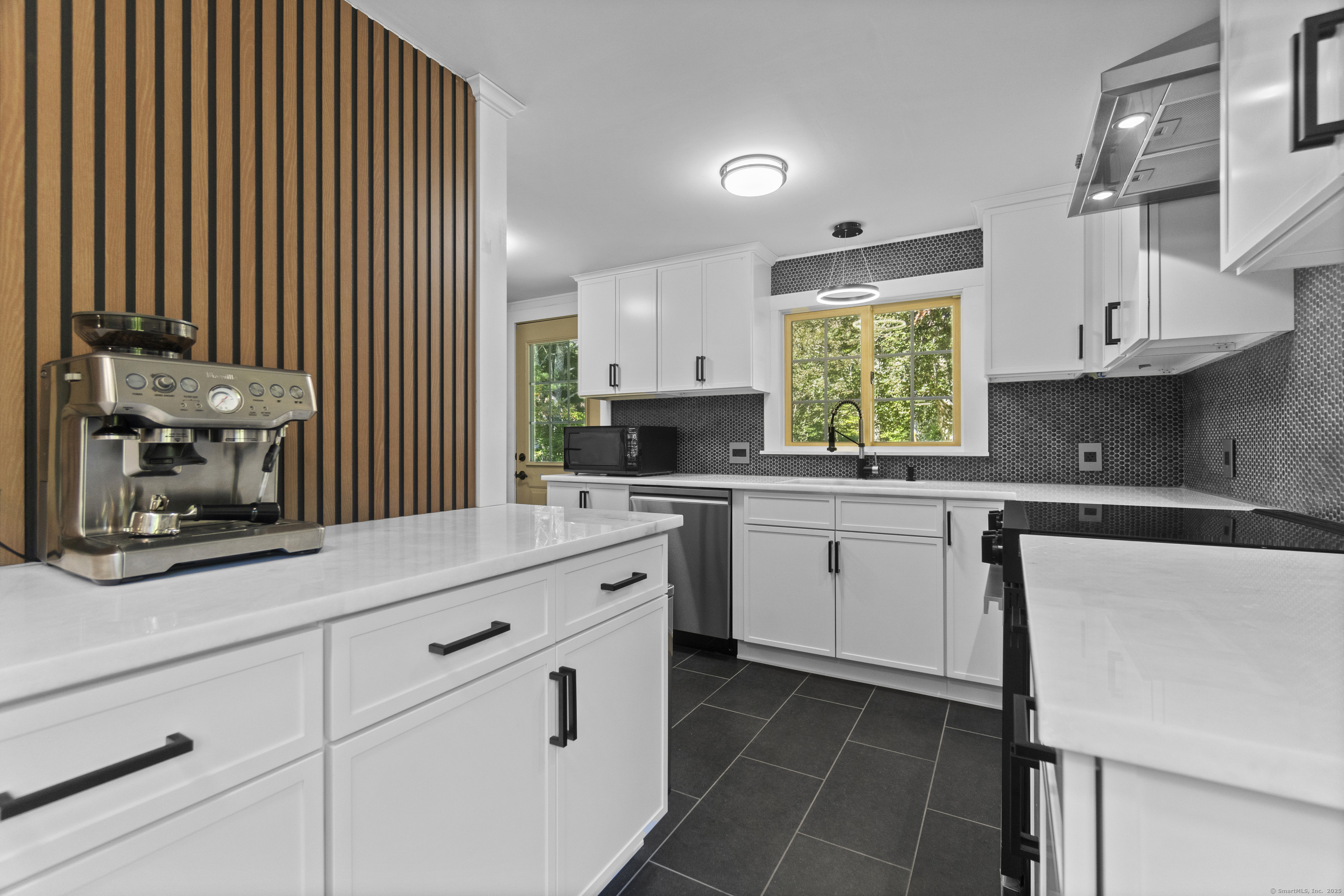 484 Old New London Road Salem CT 06420
