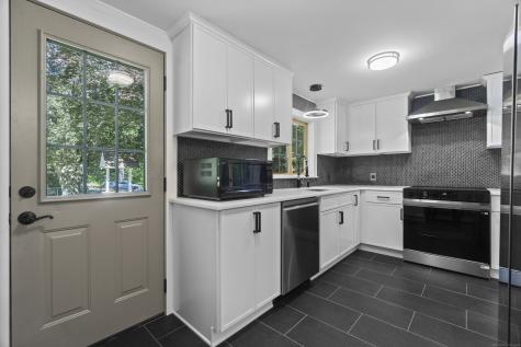 484 Old New London Road Salem CT 06420