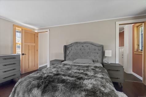 484 Old New London Road Salem CT 06420