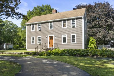 484 Old New London Road Salem CT 06420